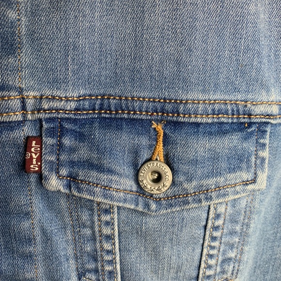 Levi Trucker Jacket - Picture 2 of 5